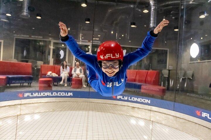 iFLYロンドン2フライトで屋内スカイダイビング体験