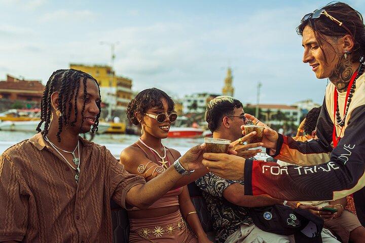 Golden Hours Cartagena : Balade en bateau au coucher du soleil, Open Bar & Island Party