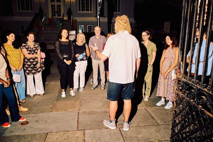 Hoteller i nærheden af Ghosts of Charleston Walking Tour
