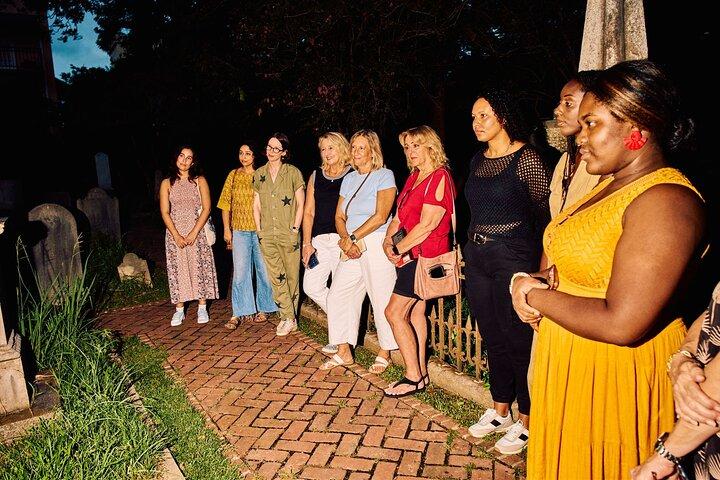 Hoteller i nærheden af Ghosts of Charleston Walking Tour