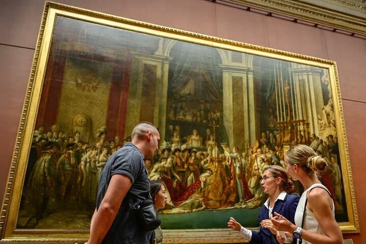 Louvre Museum Access Guided Tour with Mona Lisa