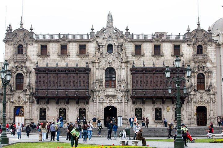 Evening Lima Walking Tour Historic Center and Pisco Sour