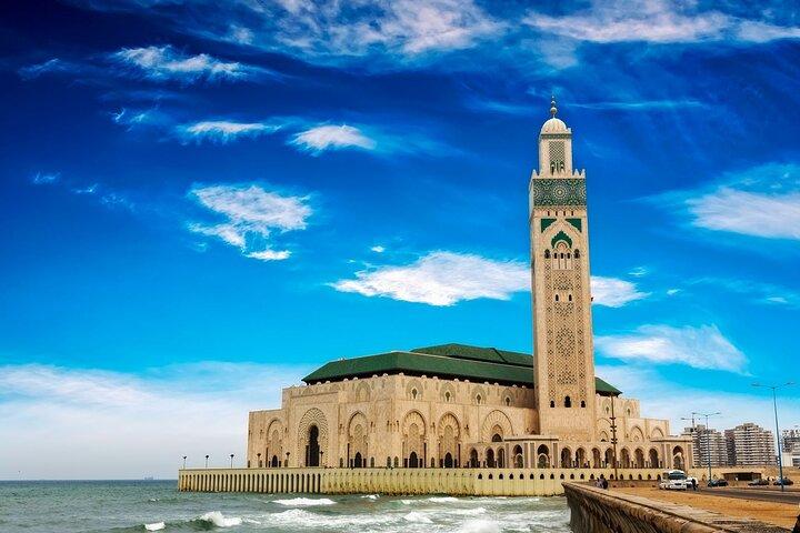 Casablanca Highlights Tour – Mosque, Corniche & Hidden Gems