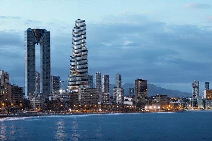 3 horas em Benidorm – Uma cidade que nunca dorme em um carro premium