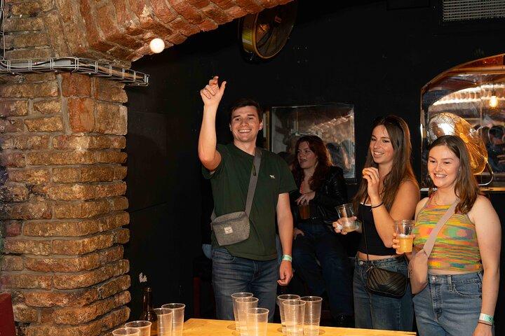 プラハのスポーツバーで2時間無制限のビールポン体験