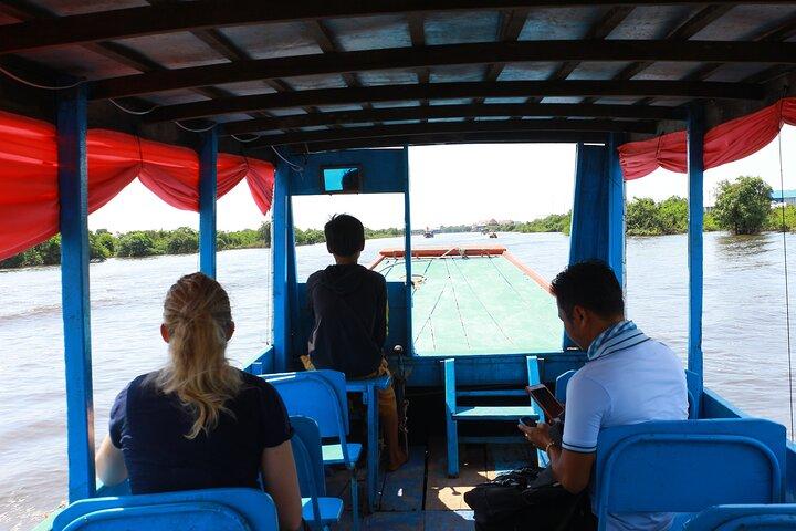 Kampong Phluk Floating Village & Sunset Lake Tour