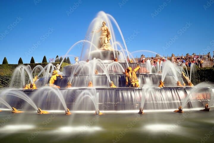 Private Round Trip Transfer from Paris to Versailles Sedan or Van