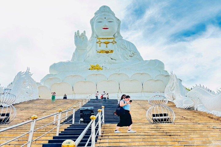 Chiang Mai-Chiang Rai : Blanc Bleu Rouge Temple Lalita Café Déjeuner