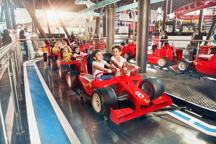 アブダビフェラーリワールド、ワーナーブラザーズ、シーワールド、ヤスウォーターワールド