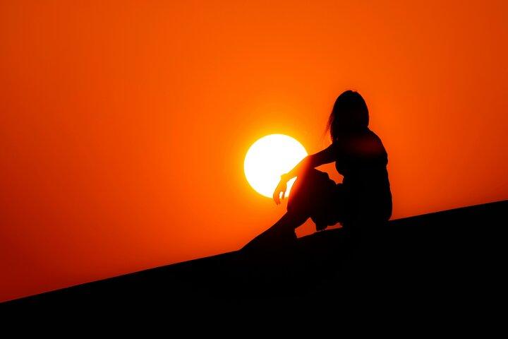 Zonsondergang of nachtelijke woestijnsafari met optionele BBQ-maaltijd