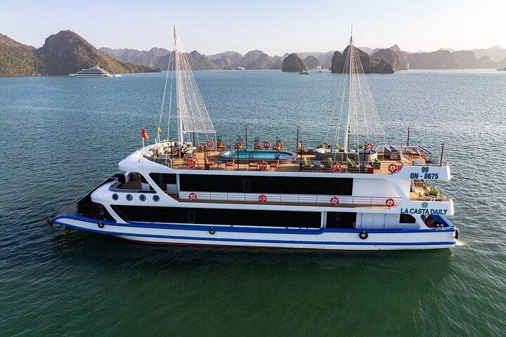 Tour di un giorno di lusso in crociera giornaliera a La Casta a Halong Bay 2025 - 2026
