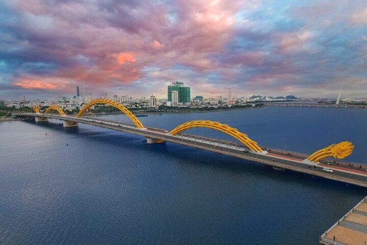 ダナン市内観光とバナヒルズゴールデンブリッジ2日ツアー