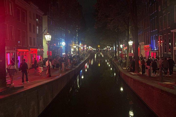 Gadevandring i Red Light District i Amsterdam