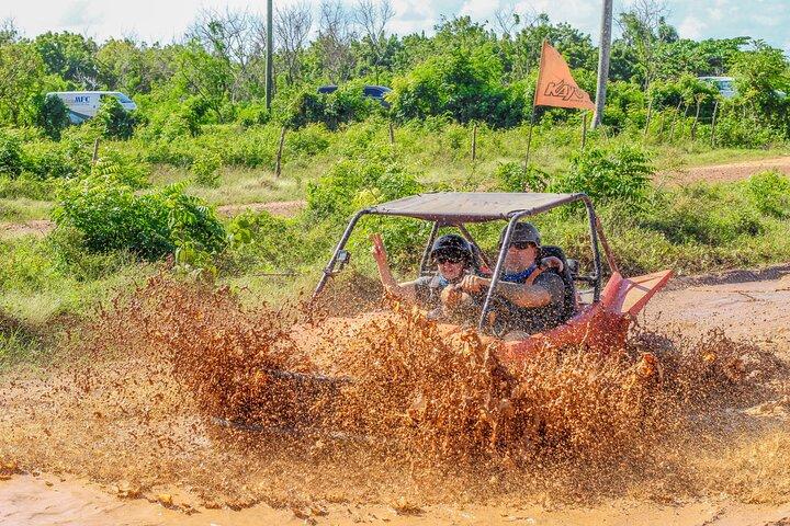 Buggy Aventura em Punta Cana para água Cave e Macau Beach