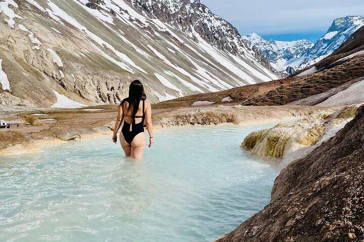 Cajon Del Maipo and Termas de Colina with Piquinique