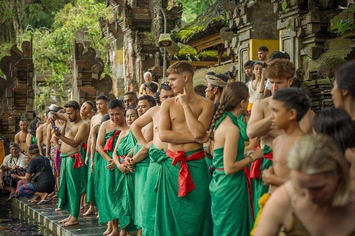 Oplev Ubud Instagram Highlight med renselsesritual