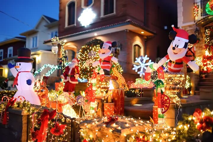 Dyker Heights Holiday Lights Tour Christmas Magic in NYC