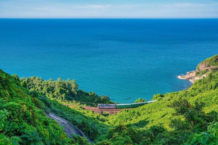 Aventura de trem Heritage em Hue para Hoi An com experiência de lanterna