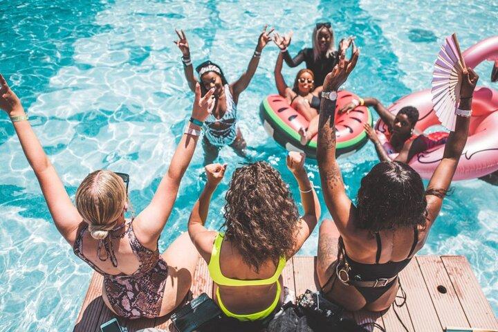 VIP Vegas Pool Crawl : Drankjes, toegang & Party Bus