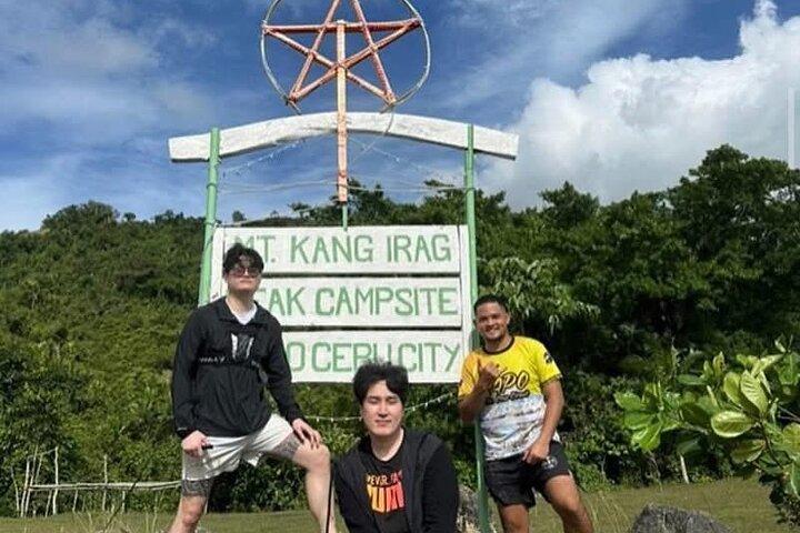 セブ島のハイキングアドベンチャー カン・イラグ山と滝