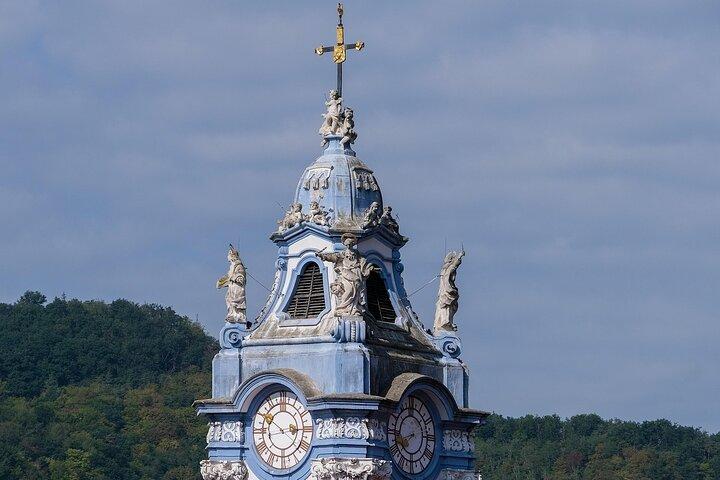 Austria Day Tour with Historic and Natural Sights