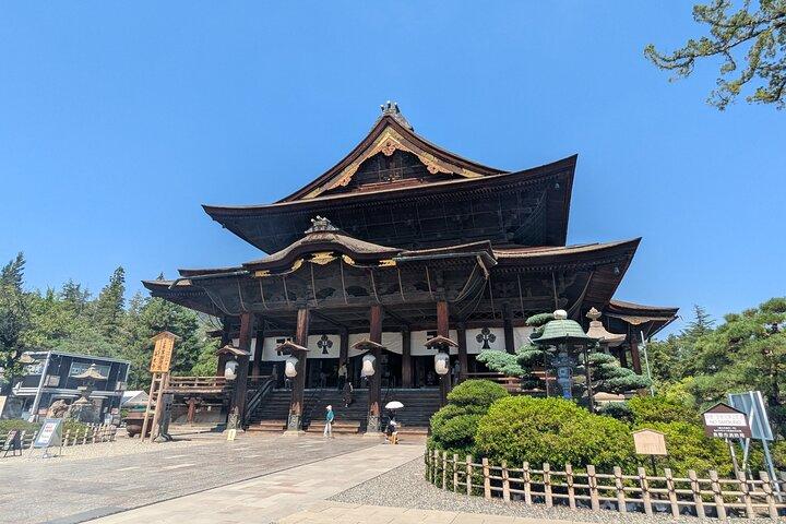 長野善光寺まち歩きとおやき試食