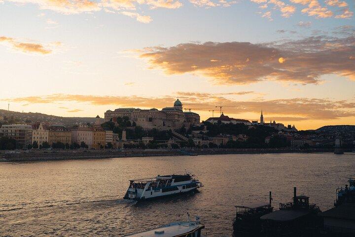 Budapest : 1 - Hour Highlights Cruise med velkomstdrink