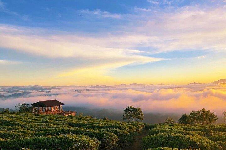 A Dalat Dawn Sunrise and Misty Mountain Views