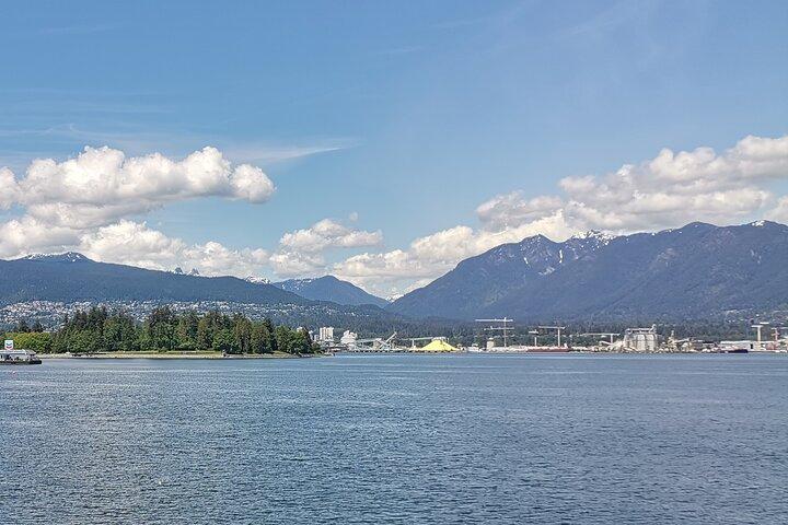 Vancouver: Gastown Food Tour with 6 Authentic Local Food Tastings