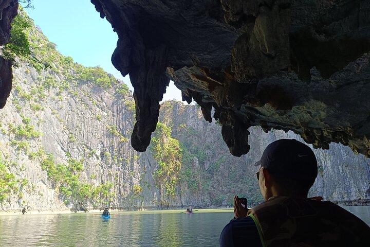 TOUR PRIVADO HALONG BAY UM DIA com caverna, caiaque, barco de bambu