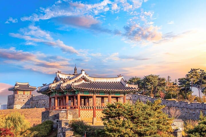 Day Tour of Suwon Hwaseong Fortress Starfield Waujeongsa Temple