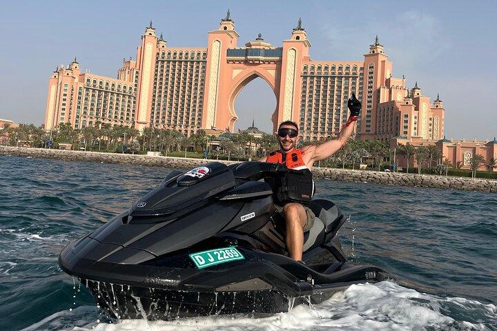 Esclusivo tour di 90 minuti con moto d'acqua Dubai Marina