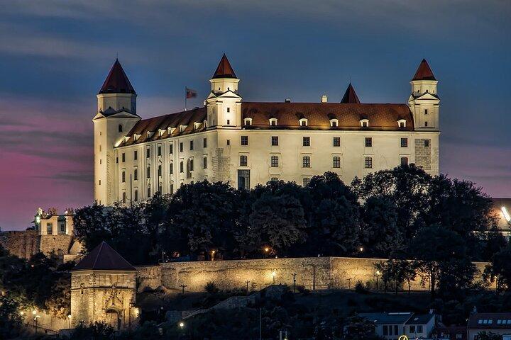 Visita guiada cultural a los castillos eslovacos y Bratislava