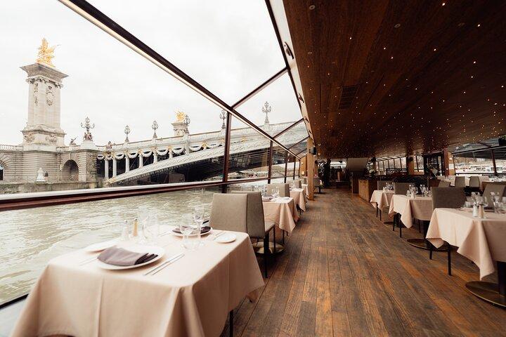 Bateaux Mouches® Specialmiddagskryssning i Paris