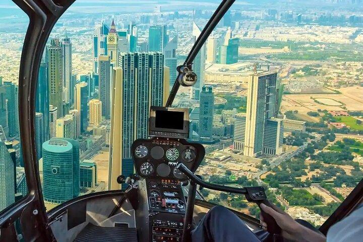Excursion en hélicoptère au-dessus de Dubaï Burj Khalifa & Palm – Pickup facultatif