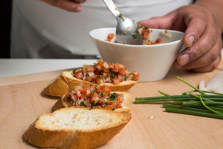 Spanisch Tapas Kochkurs + unbegrenzter Wein (6 - Kurs)