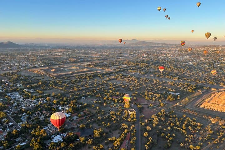 Hot air balloon from CDMX and Restaurant la Gruta (ORIGINAL)