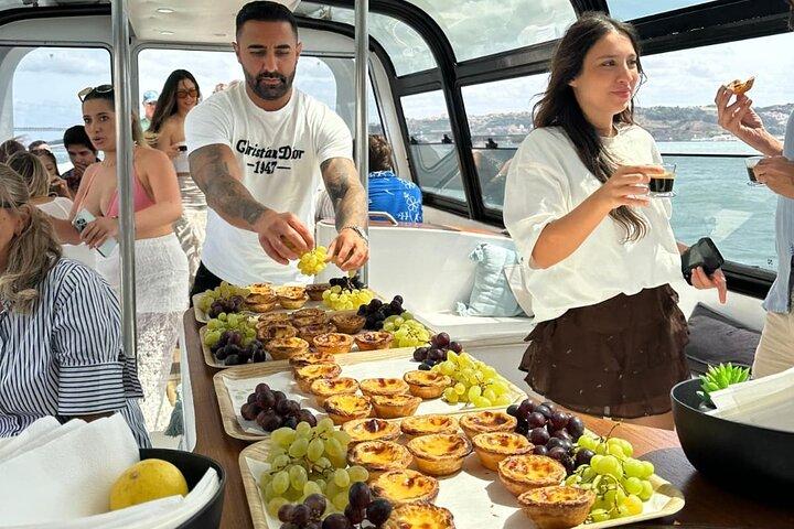 Lisbon Morning Relax Cruise with Drinks & Snacks