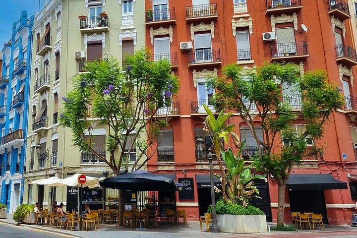 Ruzafa Evening Food and Wine Tour Bebidas de tapas e segredos locais