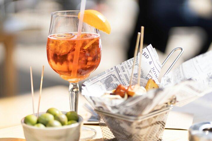 Ruzafa Evening Food and Wine Tour Bebidas de tapas e segredos locais