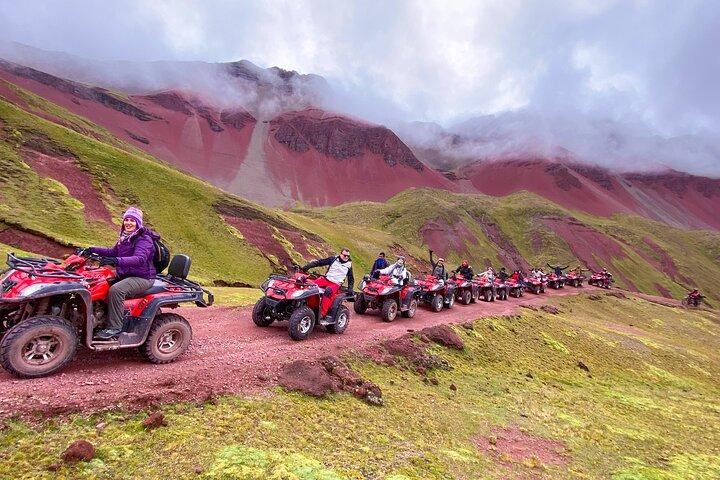 Privat ATV-tur på Rainbow Mountain og Red Valley