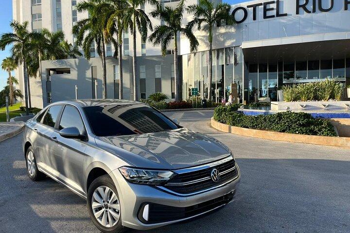 Privater Transfer vom Flughafen Cancun zu Hotels in Cancun