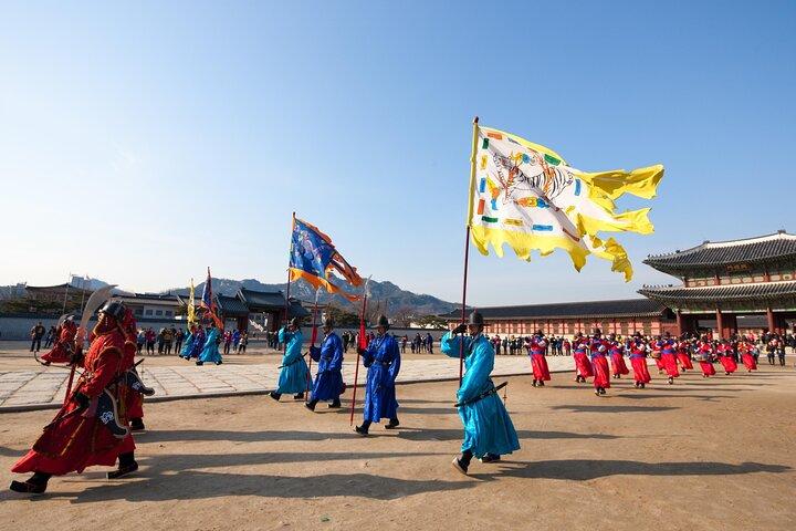 Tour privato di Seul Palazzo Gyeongbok Bukchon e Mercato di Gwangjang