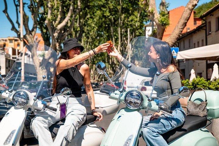 Visite en Vespa avec un Guide local