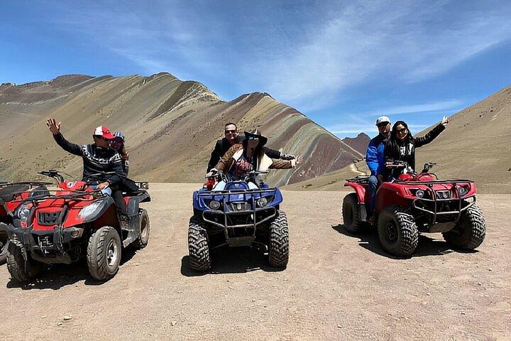 ATV-eventyr på Rainbow Mountain, kun 7 minutters gang