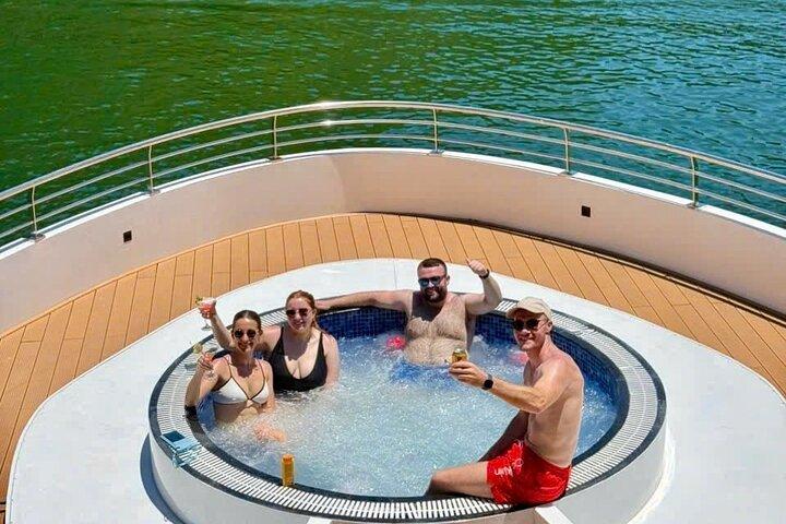 Oplev den mest luksuriøse Lan Ha Bay Cruise, Viet Hai cykling