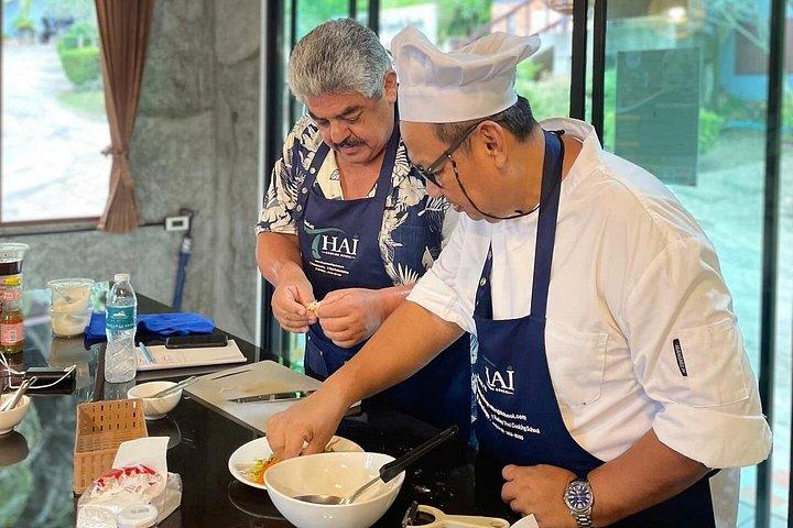 Railay: Small-Group Cooking Class in Krabi with Transfers