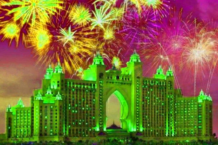 Dubai Marina Luxe Nieuwjaarscruise 2026 - Diner & Vuurwerk