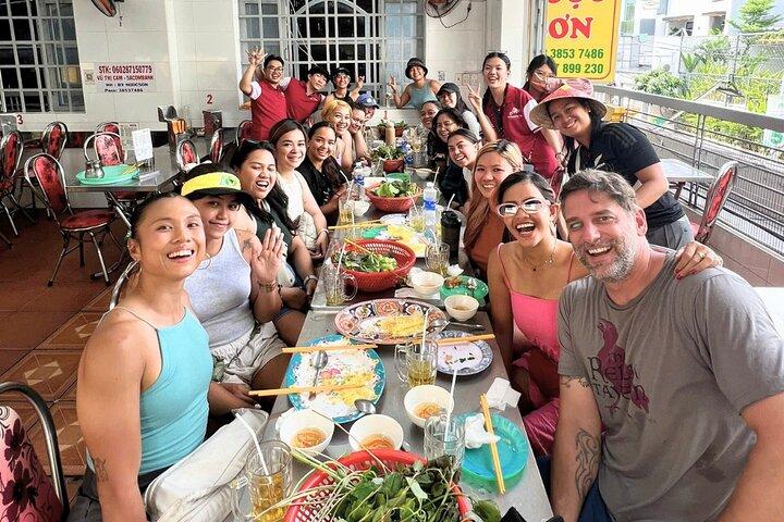 Saigon Walking Food Tour & Hidden Alleys avec des habitants