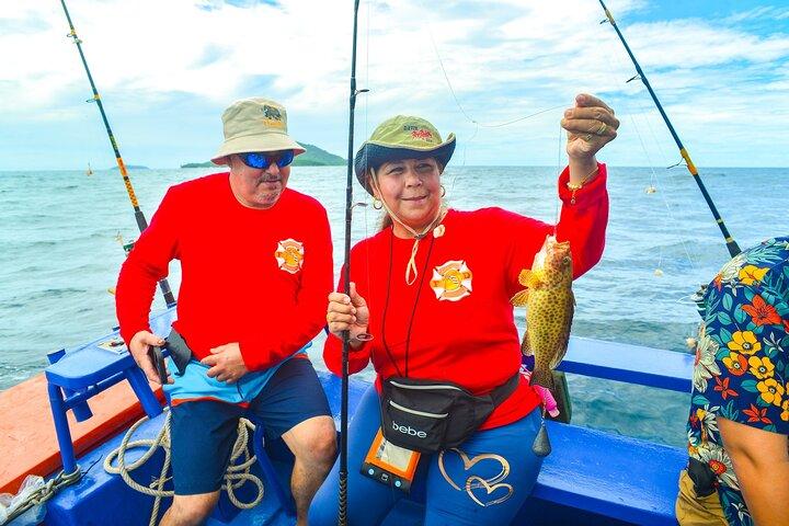 Phuket Pesca di fondo e Spinning Day Tour nel Mare delle Andamane